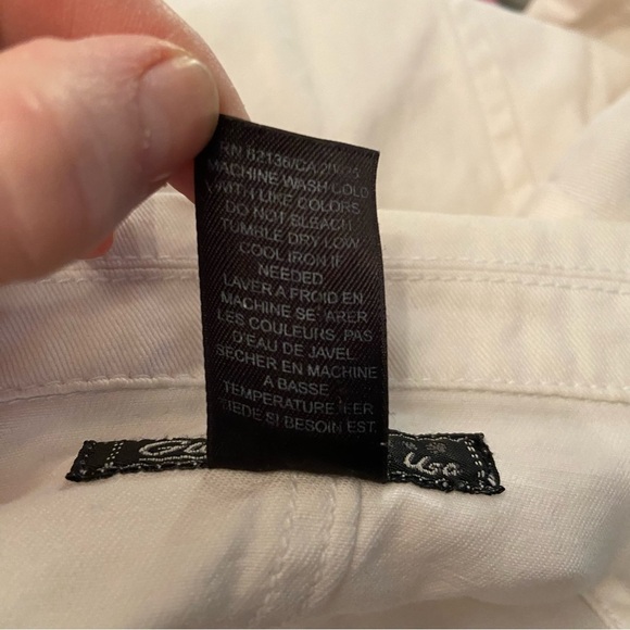 🛍️3/$30 Guess jeans women’s white denim button up jacket in  size medium - Picture 7 of 8